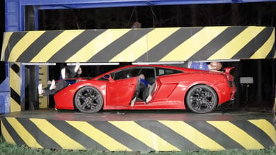 Mrbeast Destroys Lamborghini Worth $200,000 In An Unconventional Way - But Why? 1 Videoscreenshot youtube hydraulicpressvslamborghini 939