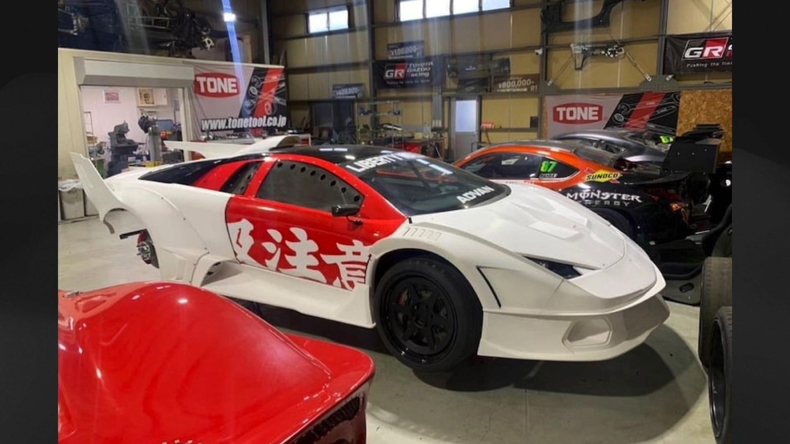 1500 Hp Lamborghini Murcielago By Liberty Walks Is An Insane Drift Machine 3 Videoscreenshot youtube libertywalkreveals1500 hplamborghinimurcielagodriftmachine 033