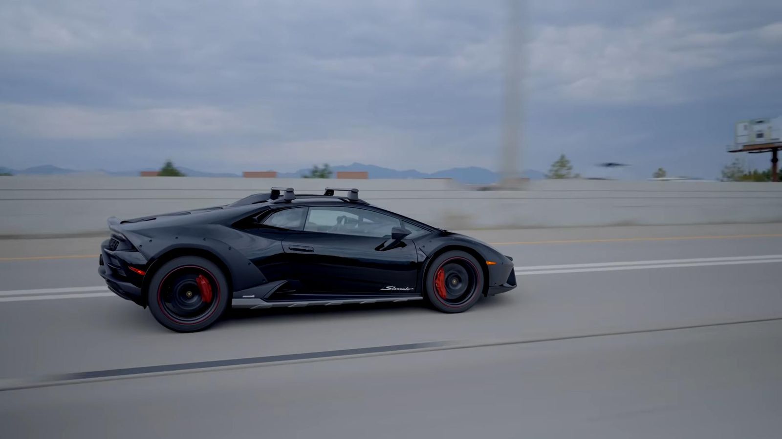 Lucky 2023 Huracan Sterrato Owner Immediatly Test Its River Crossing Capabilites 19 Videoscreenshot youtube mybrandnewlamborghinisterratogoesswimming 519