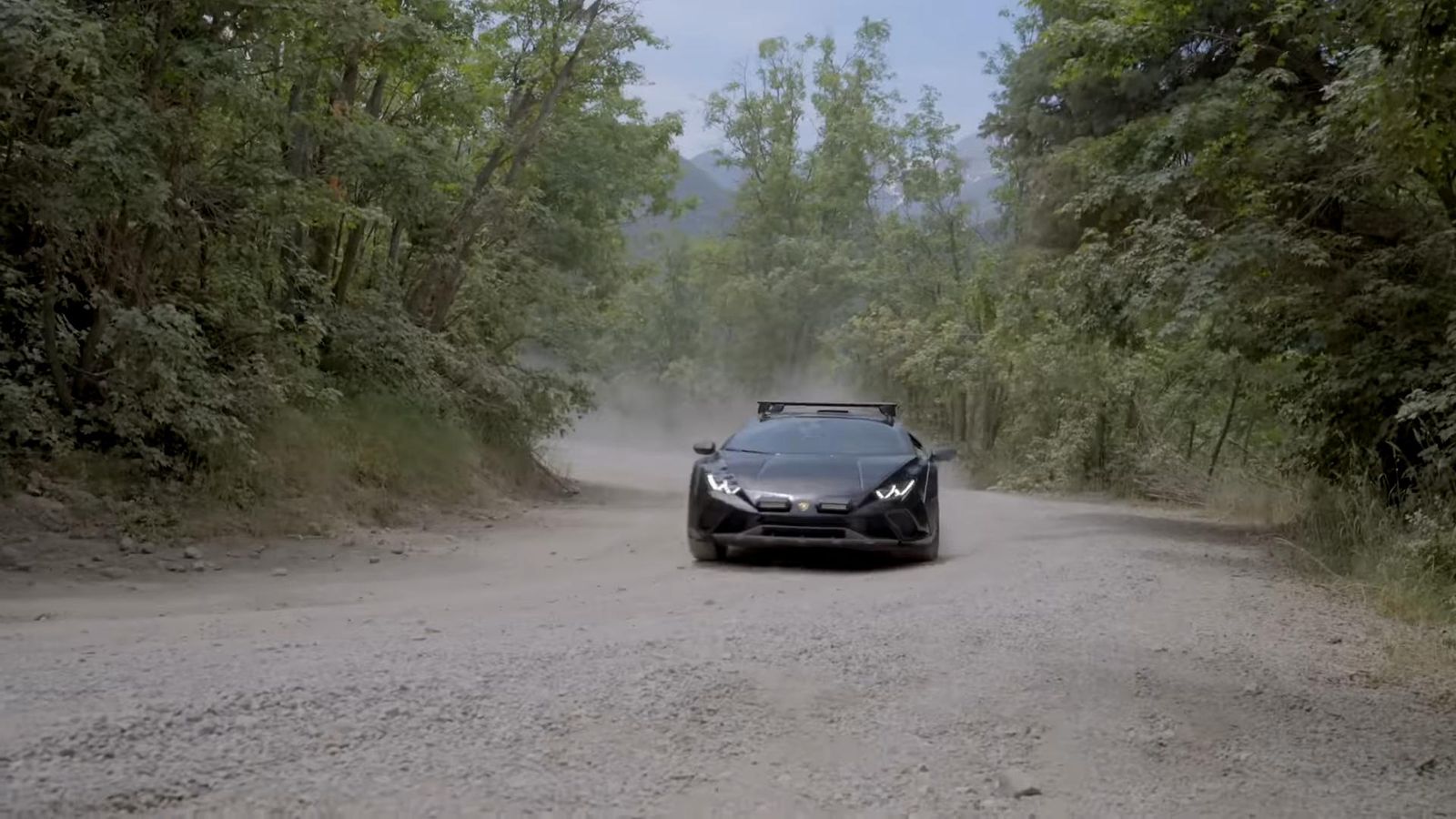 Lucky 2023 Huracan Sterrato Owner Immediatly Test Its River Crossing Capabilites 7 Videoscreenshot youtube mybrandnewlamborghinisterratogoesswimming 649