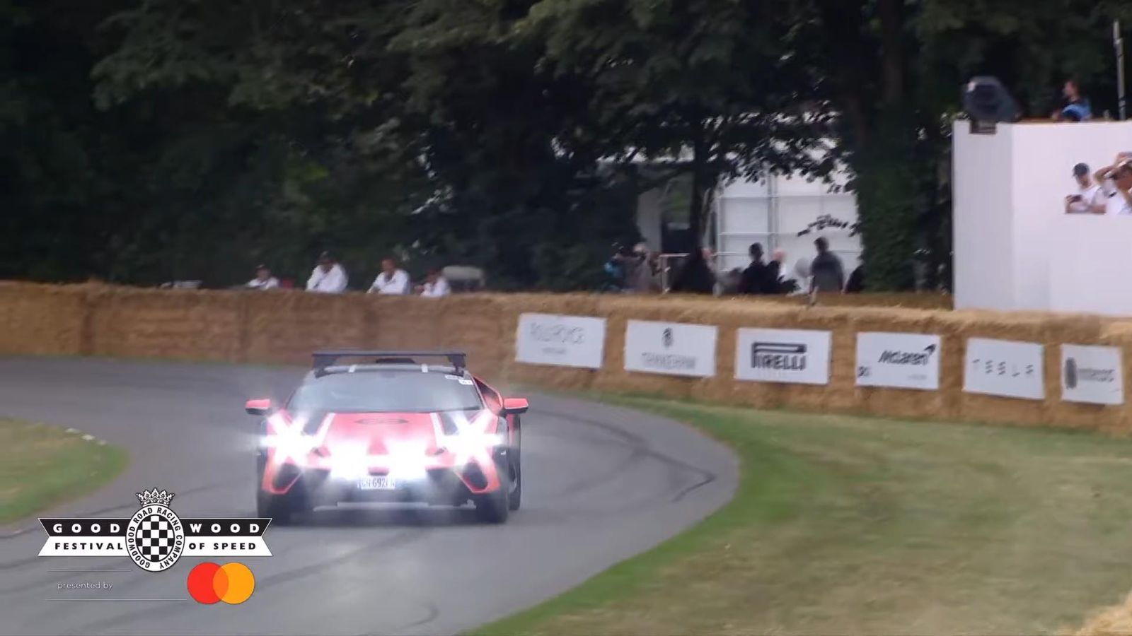 Lamborghini Huracan Sterrato Explosive Entry Takes The 2023 Goodwood Festival Of Speed By Storm 16 Videoscreenshot youtube offroadlamborghinihuracansterratomakesdynamicdebutatgoodwood 005