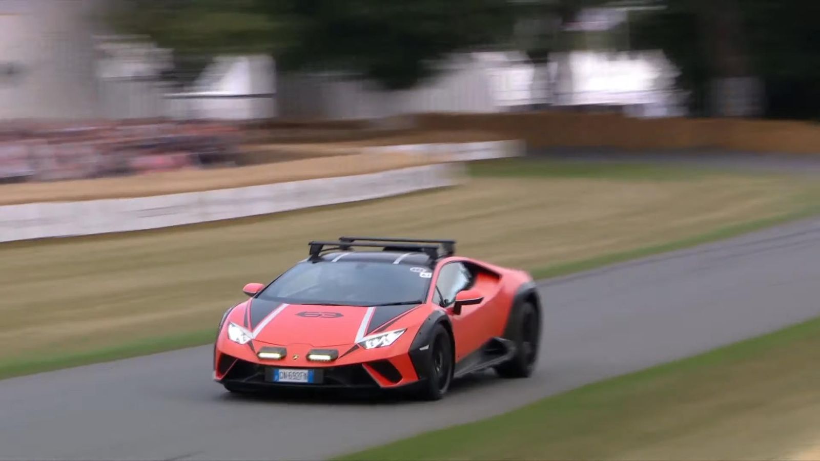Lamborghini Huracan Sterrato Explosive Entry Takes The 2023 Goodwood Festival Of Speed By Storm 15 Videoscreenshot youtube offroadlamborghinihuracansterratomakesdynamicdebutatgoodwood 006