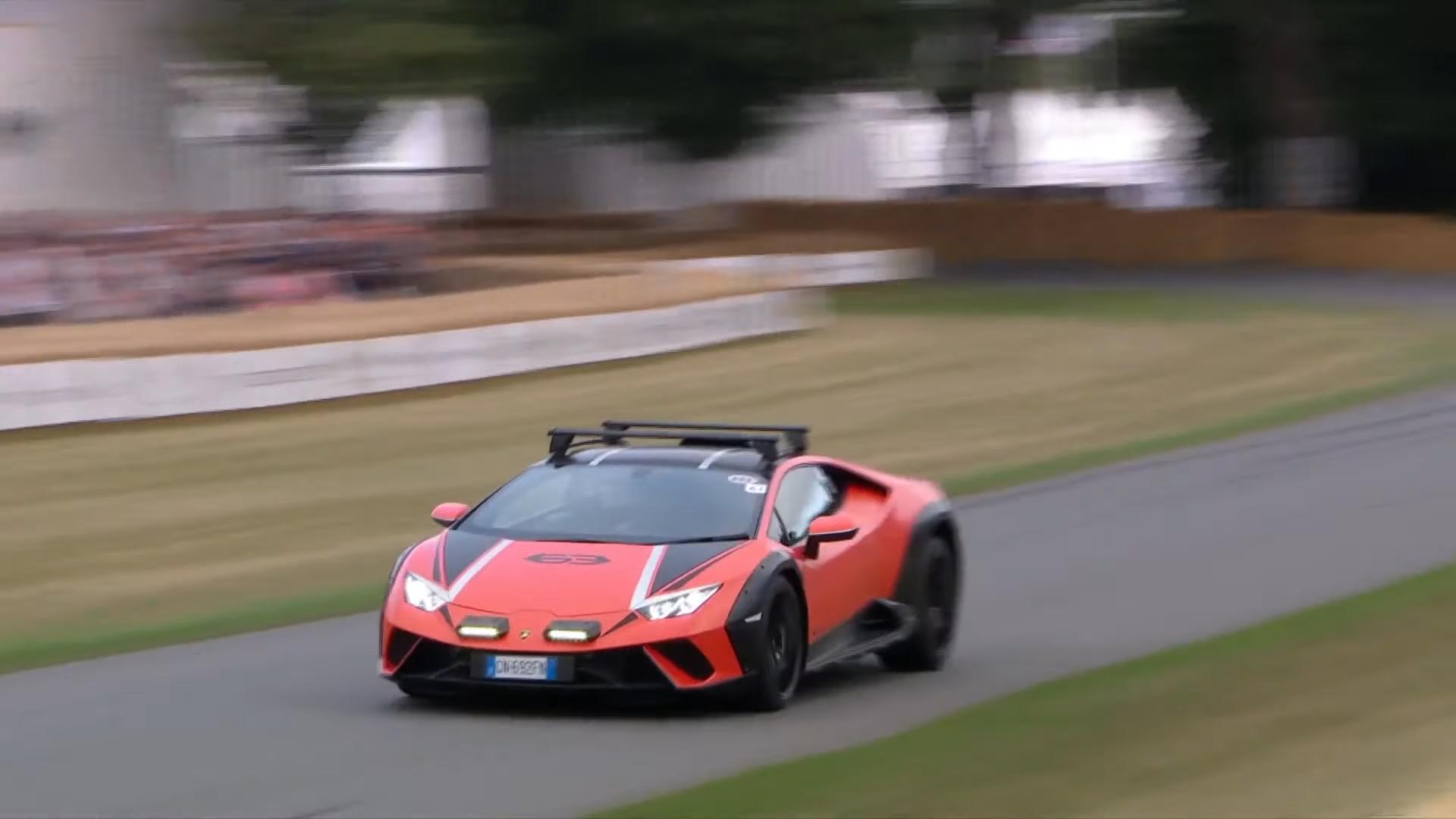 Videoscreenshot youtube offroadlamborghinihuracansterratomakesdynamicdebutatgoodwood 006