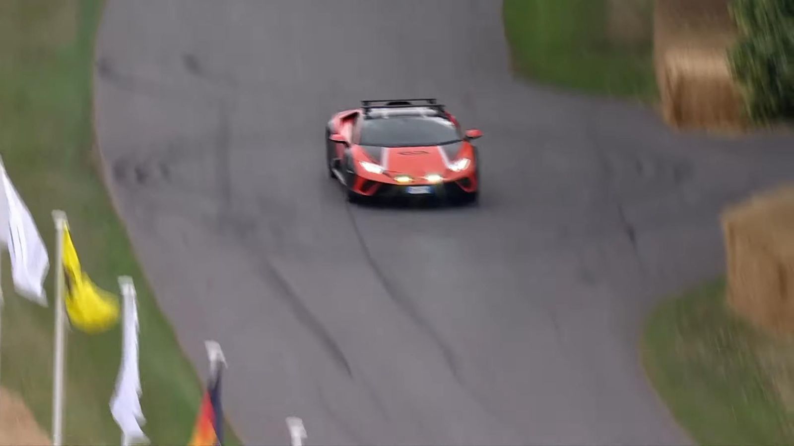 Lamborghini Huracan Sterrato Explosive Entry Takes The 2023 Goodwood Festival Of Speed By Storm 12 Videoscreenshot youtube offroadlamborghinihuracansterratomakesdynamicdebutatgoodwood 016