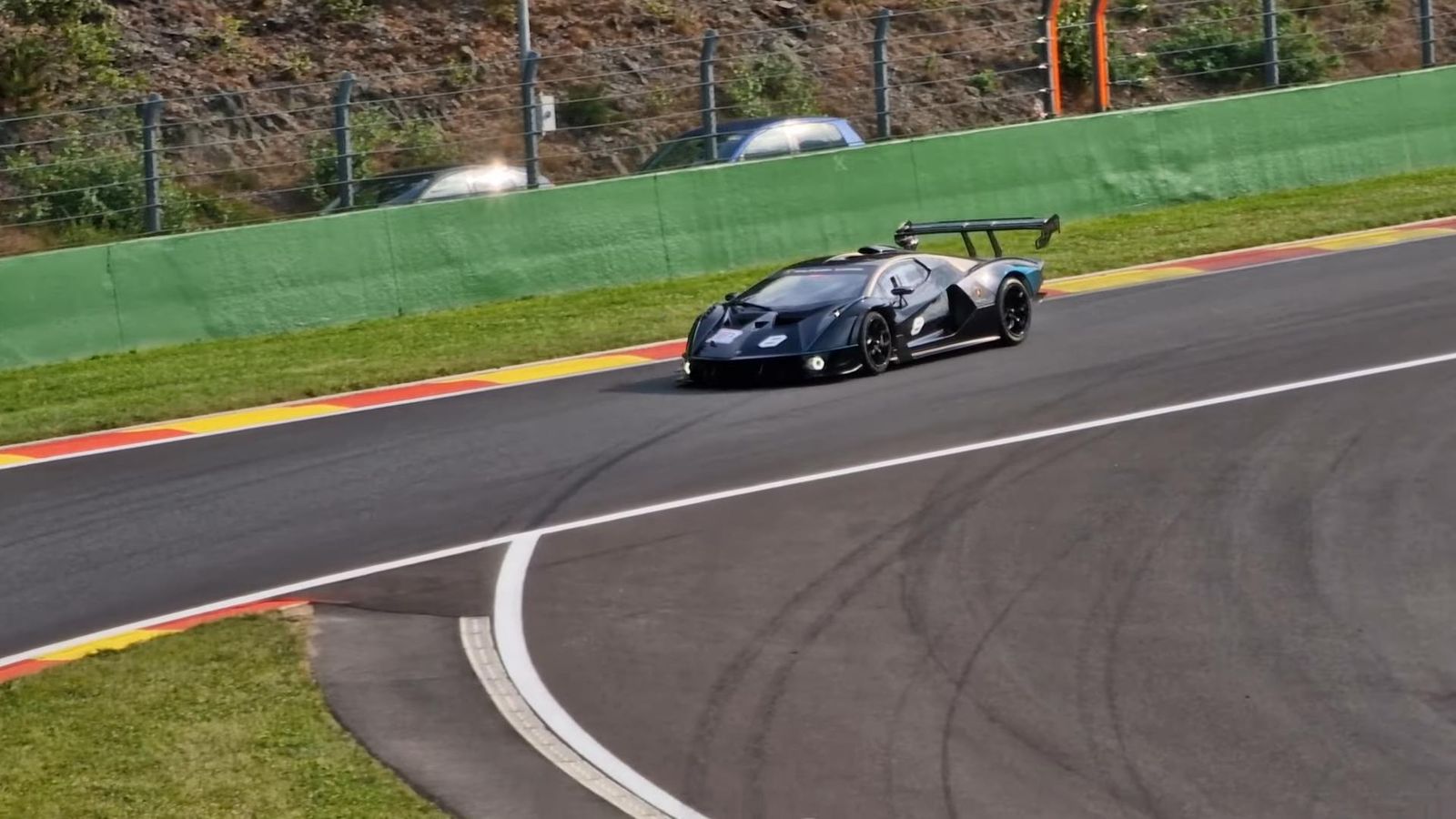 Videoscreenshot youtube thelamborghiniessenzascv12atspafrancorchampscircuit 415