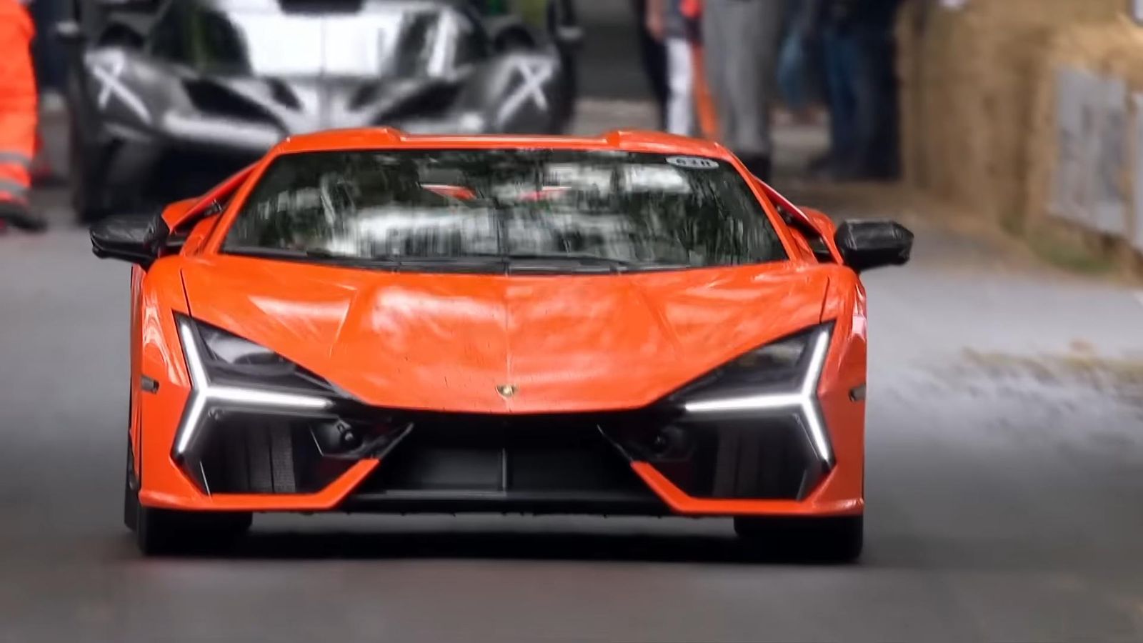 Videoscreenshot youtube v12lamborghinirevueltomakesworlddebutatgoodwoodfos 010