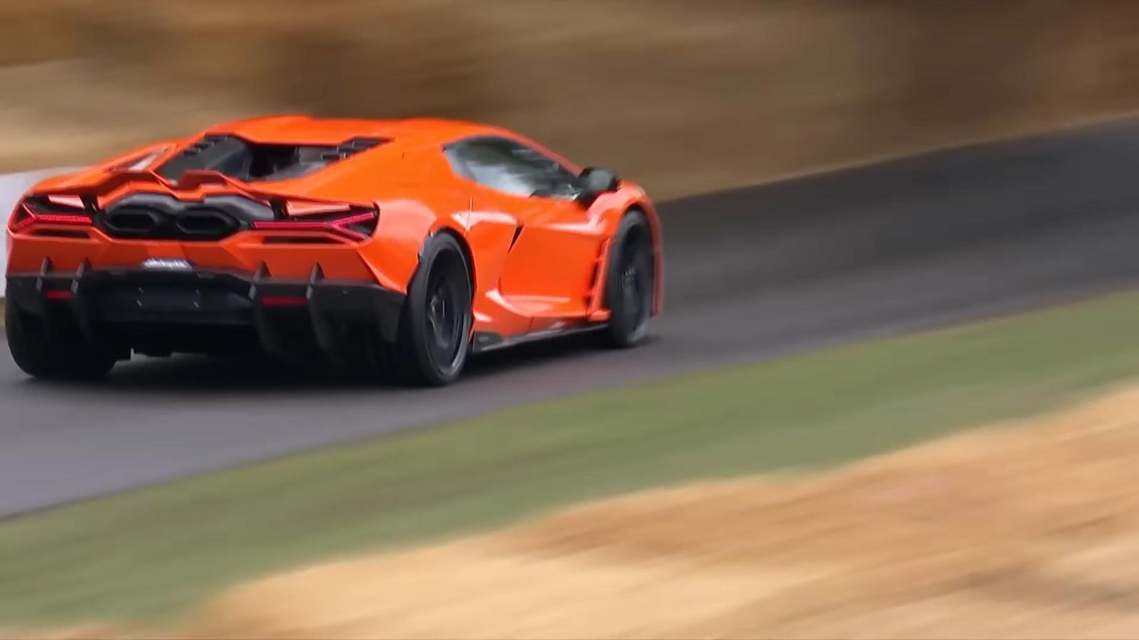 Videoscreenshot youtube v12lamborghinirevueltomakesworlddebutatgoodwoodfos 043