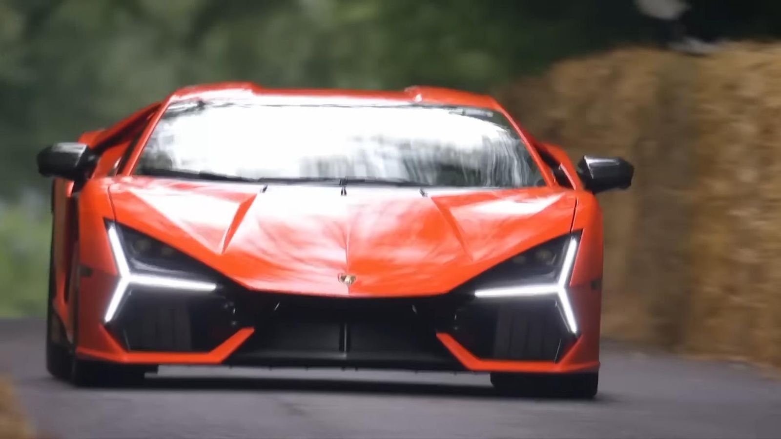 Videoscreenshot youtube v12lamborghinirevueltomakesworlddebutatgoodwoodfos 114