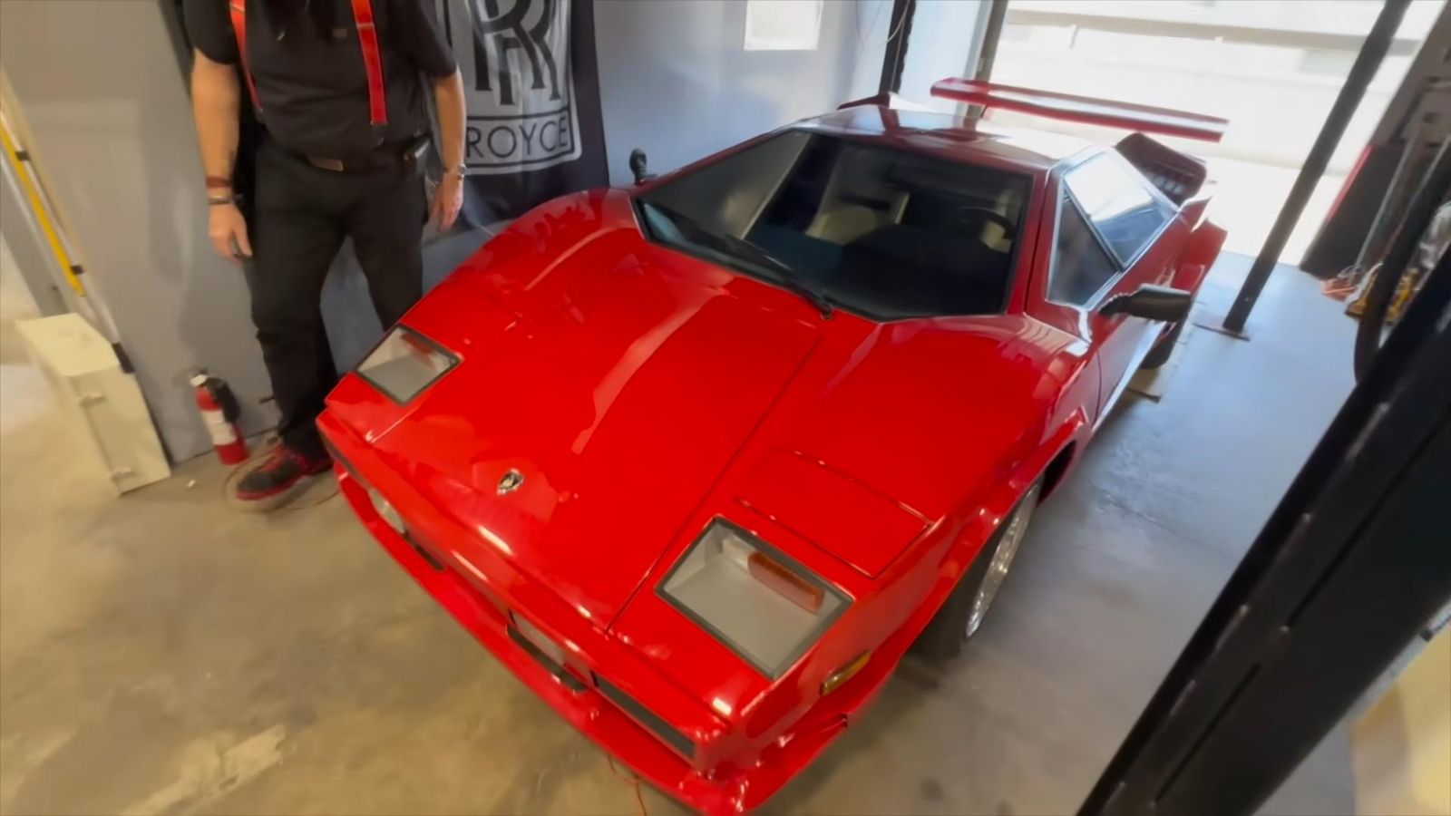 Videoscreenshot youtube whyitmightbetimetosellmylamborghinicountachafakereplicaisbetter 1629