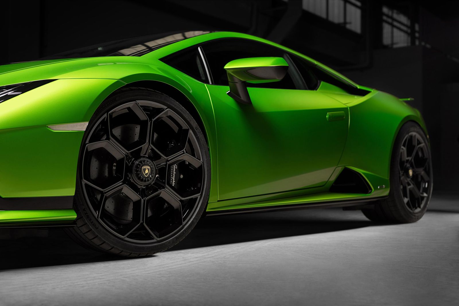 10 Fast Facts About Sensational Lamborghini Huracan Tecnica 7 612106