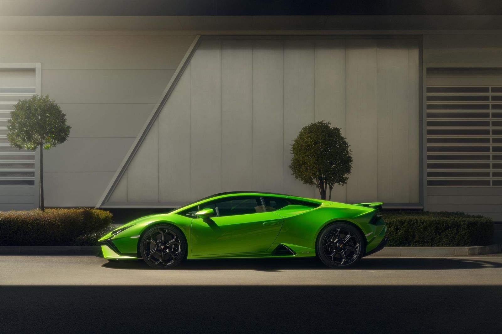 10 Fast Facts About Sensational Lamborghini Huracan Tecnica 13 612135