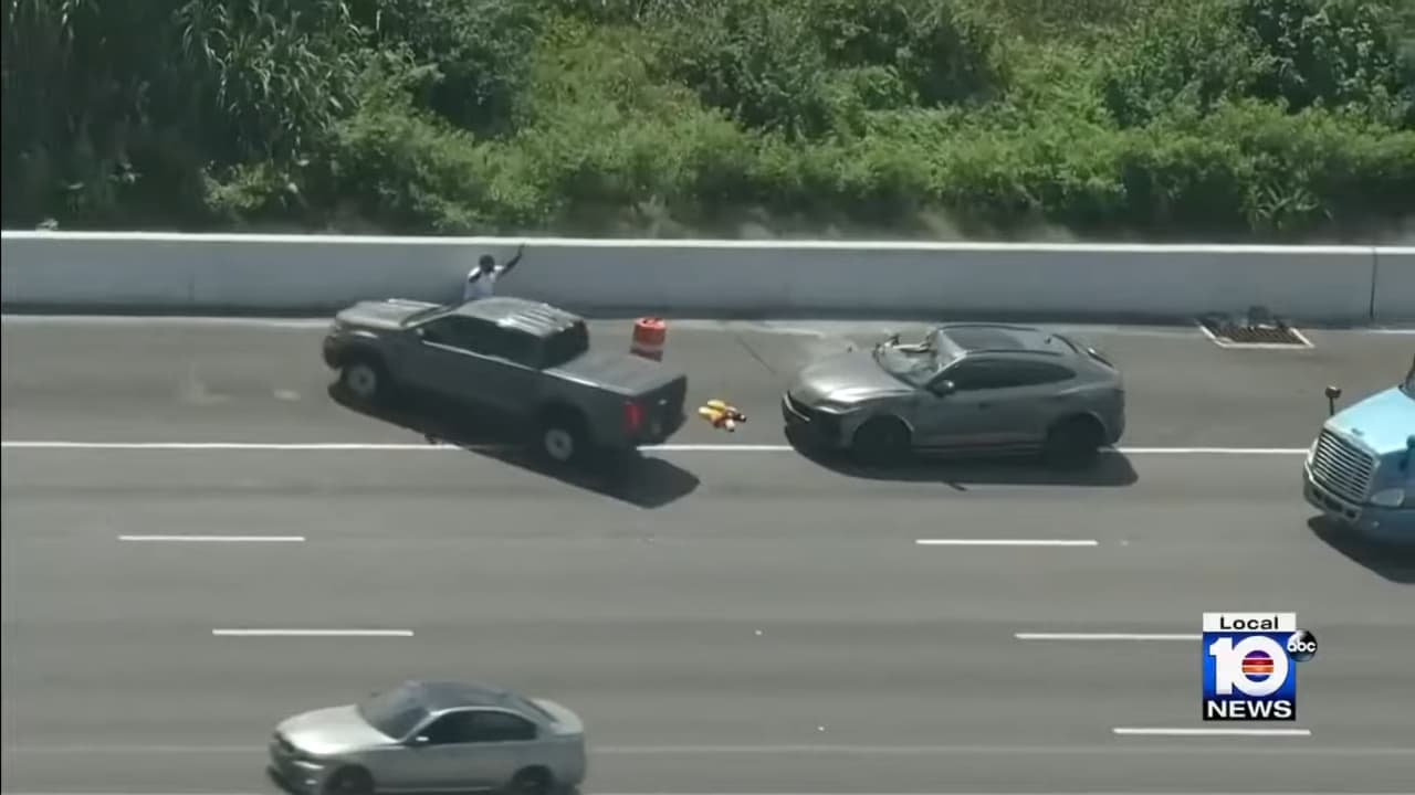 Dangerous High-Speed Police Chase Ends In Destruction Of Rented Lamborghini Urus Worth Approximately $235,000 8 Vs youtube mandrivingrentedlamborghinileadspoliceonchaseinmiami dadecounty 104