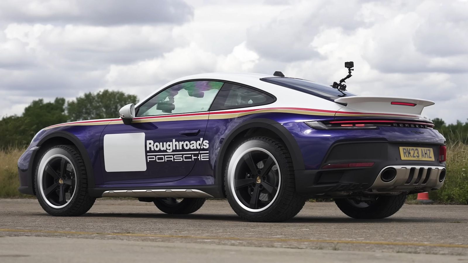 Vs youtube newlambosterratovporsche911dakardragrace 124