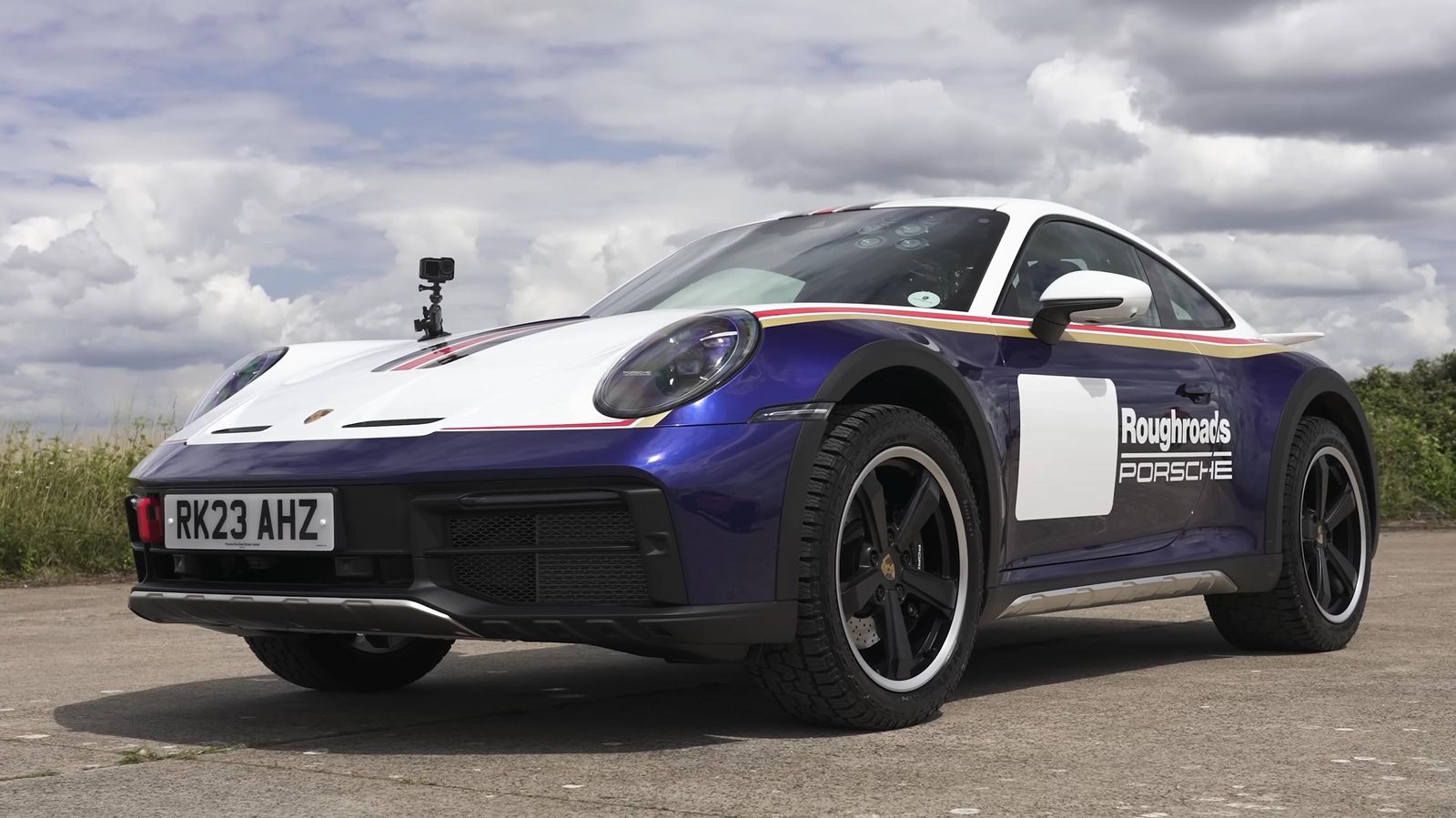 Crazy Crossover Drag Race Battle: 2023 Lamborghini Huracan Sterrato Vs Porsche 911 Dakar 5 Lamborghini huracan sterrato vs porsche 911 dakar