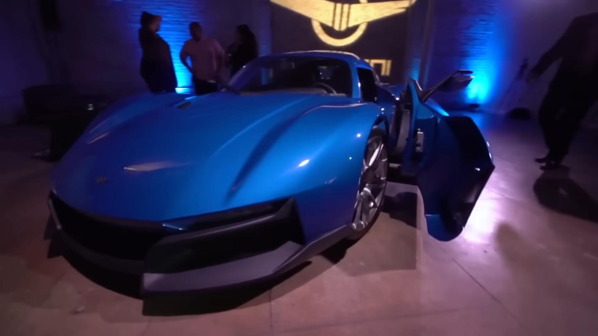 Scissor doors vs butterfly doors