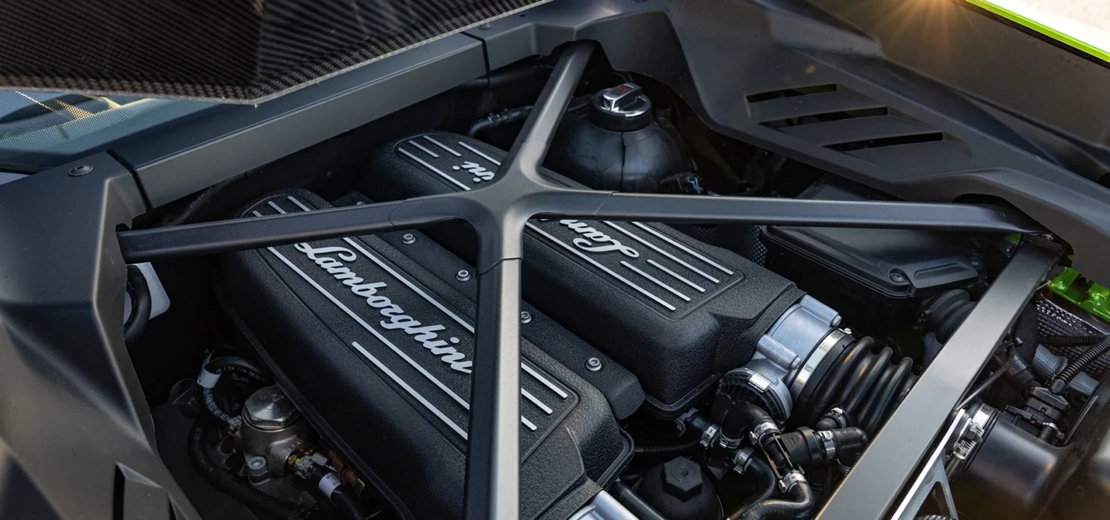 Lamborghini Huracán Vs Porsche 911: A Technical Comparison 7 Lamborghini huracán vs porsche 911 engine