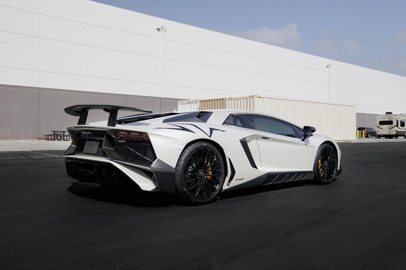 How Much Does It Cost To Lease A Lamborghini? 7 Pros and cons of leasing a lamborghini