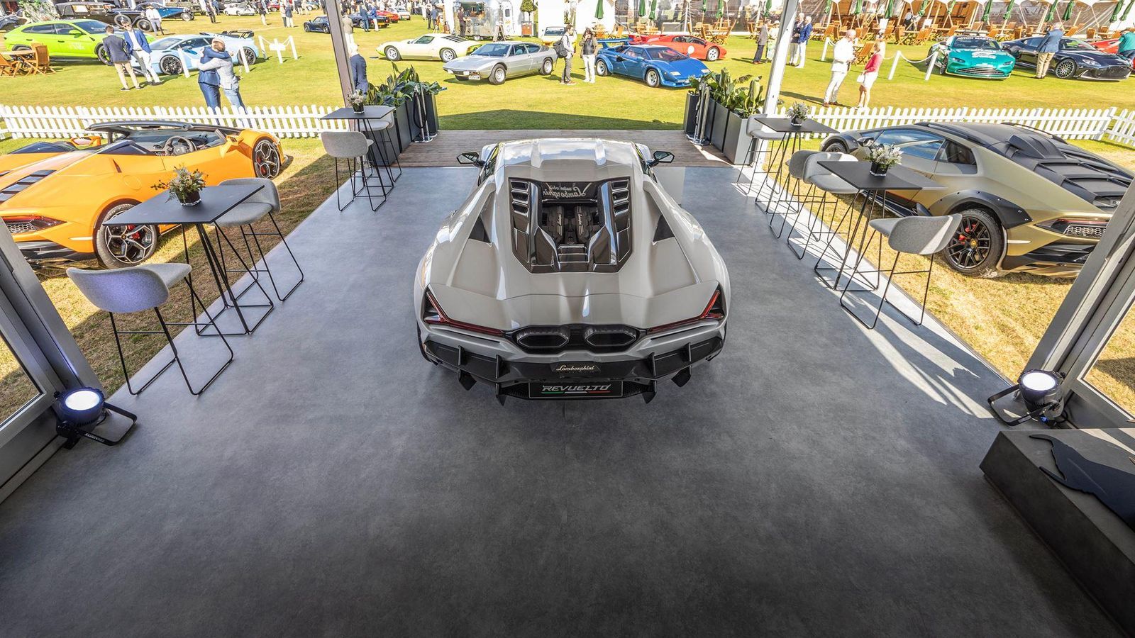 2023 Lamborghini Salon Prive Event Showcases 60 Exquisite V12 Models In London 17 648170