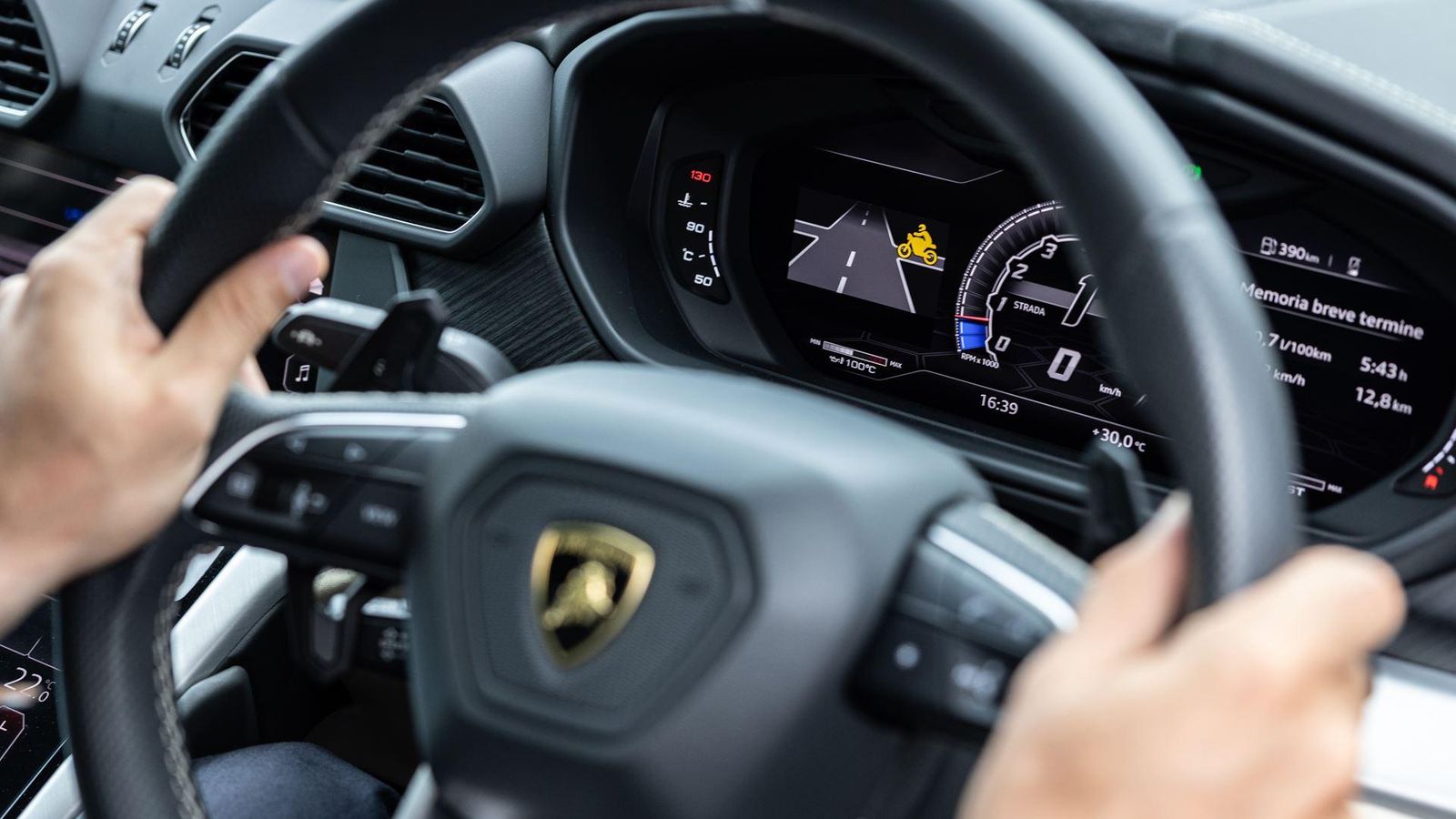 Lamborghini And Ducati Pioneer Life-Changing Motorbike-To-Car Communication System For A Safer Tomorrow 10 648456