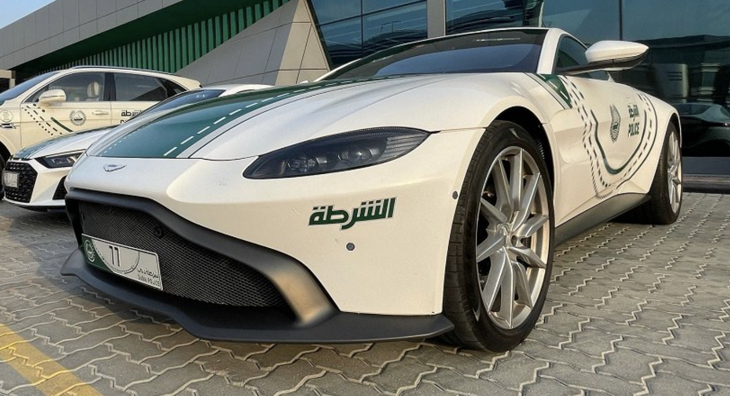 Dubai Police Cars: Beyond The Lamborghini – Exploring An Arsenal Of Luxury Vehicles 23 Aston martin vantage dubai police car