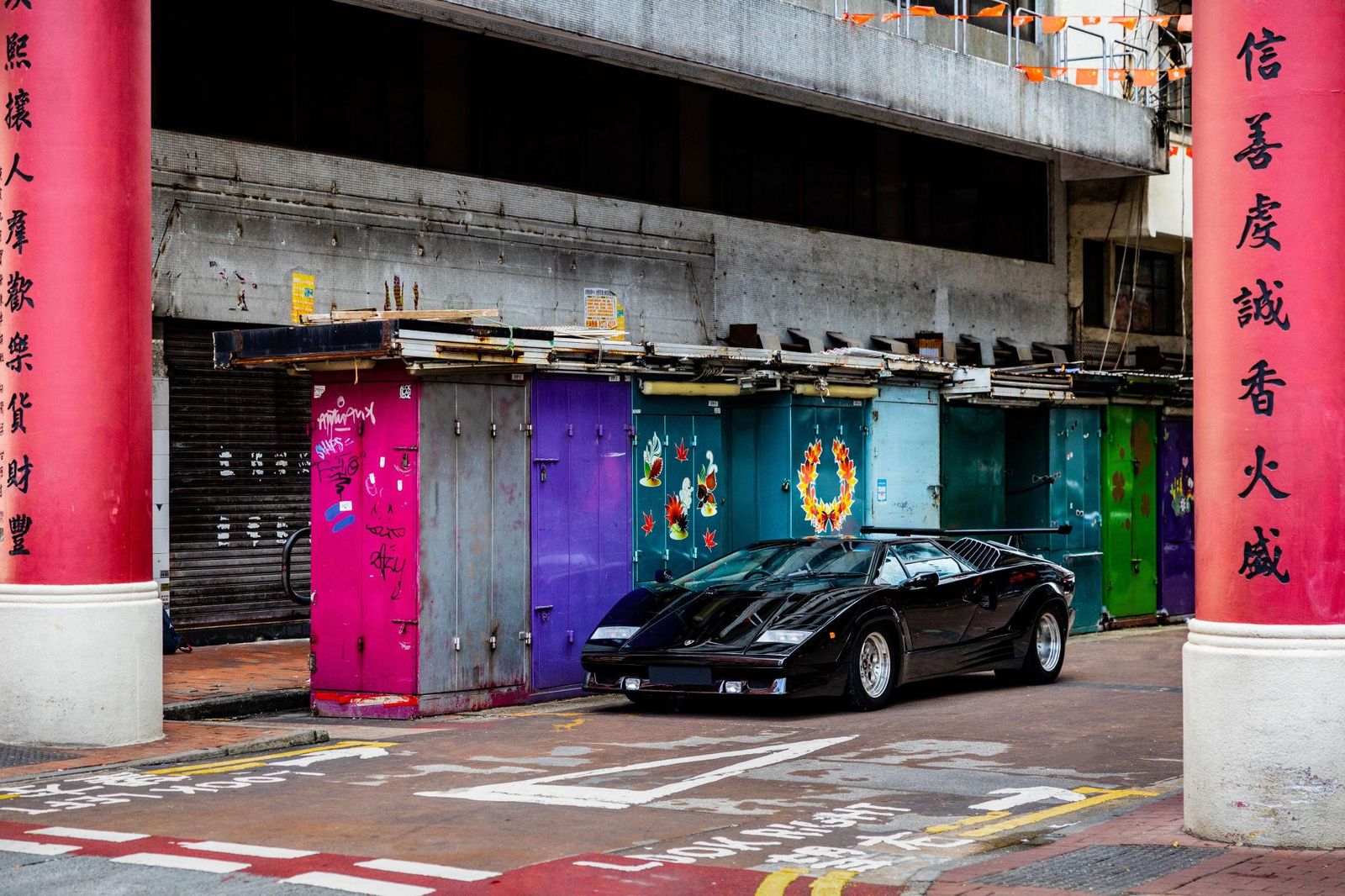 Rare &Amp; Immaculate 25Th Anniversary Metallic Black Lamborghini Countach With Under 12K Miles Hits The Market! 18 Bc23 r0001 047