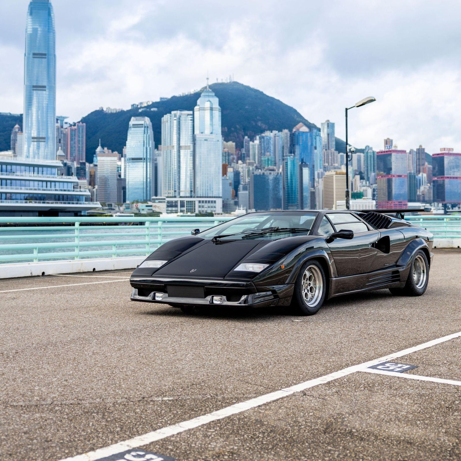 Rare &Amp; Immaculate 25Th Anniversary Metallic Black Lamborghini Countach With Under 12K Miles Hits The Market! 5 Bc23 r0001 054