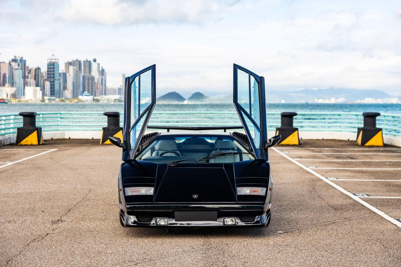 Rare &Amp; Immaculate 25Th Anniversary Metallic Black Lamborghini Countach With Under 12K Miles Hits The Market! 13 Bc23 r0001 060