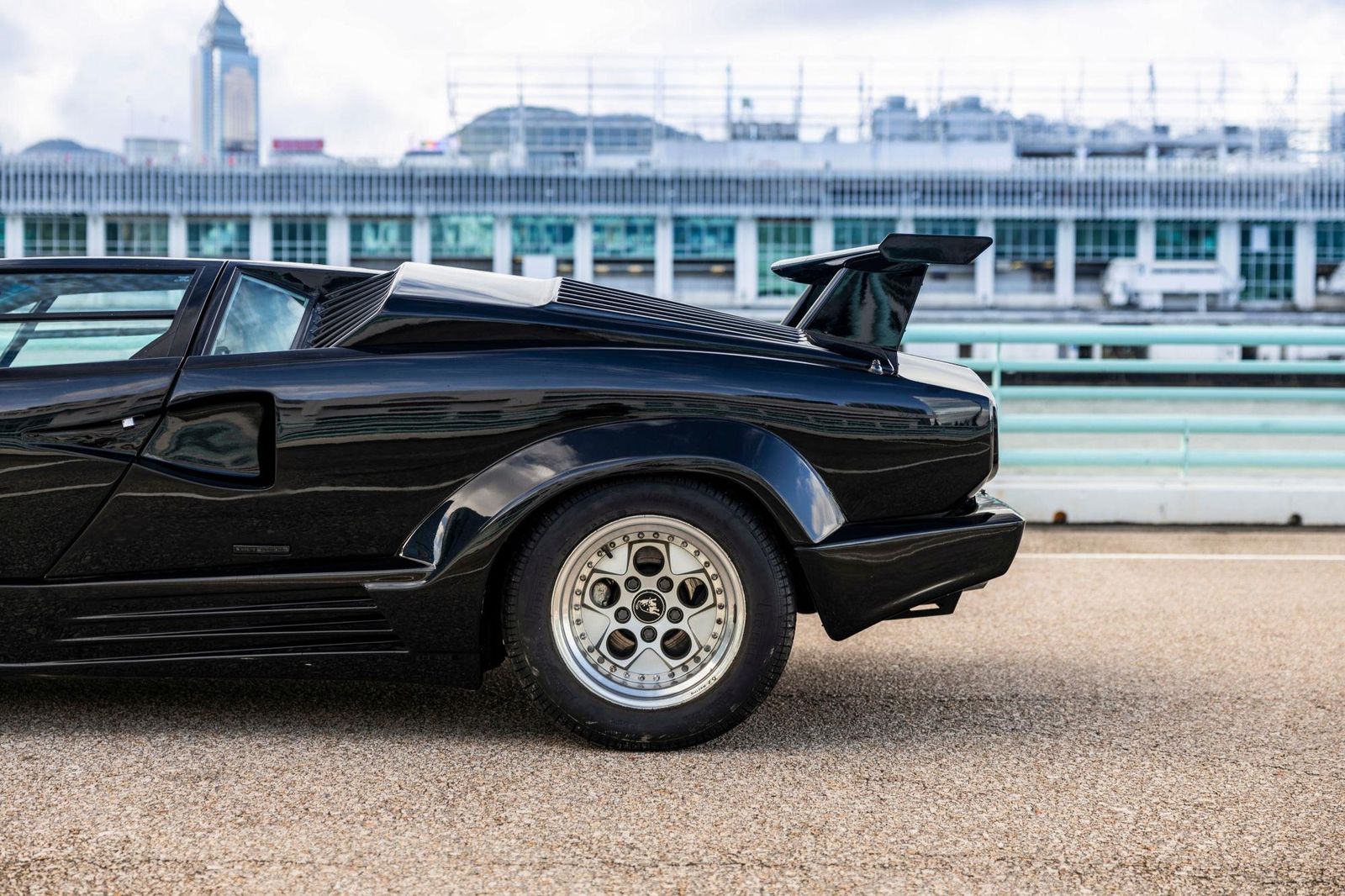 Rare &Amp; Immaculate 25Th Anniversary Metallic Black Lamborghini Countach With Under 12K Miles Hits The Market! 11 Bc23 r0001 064