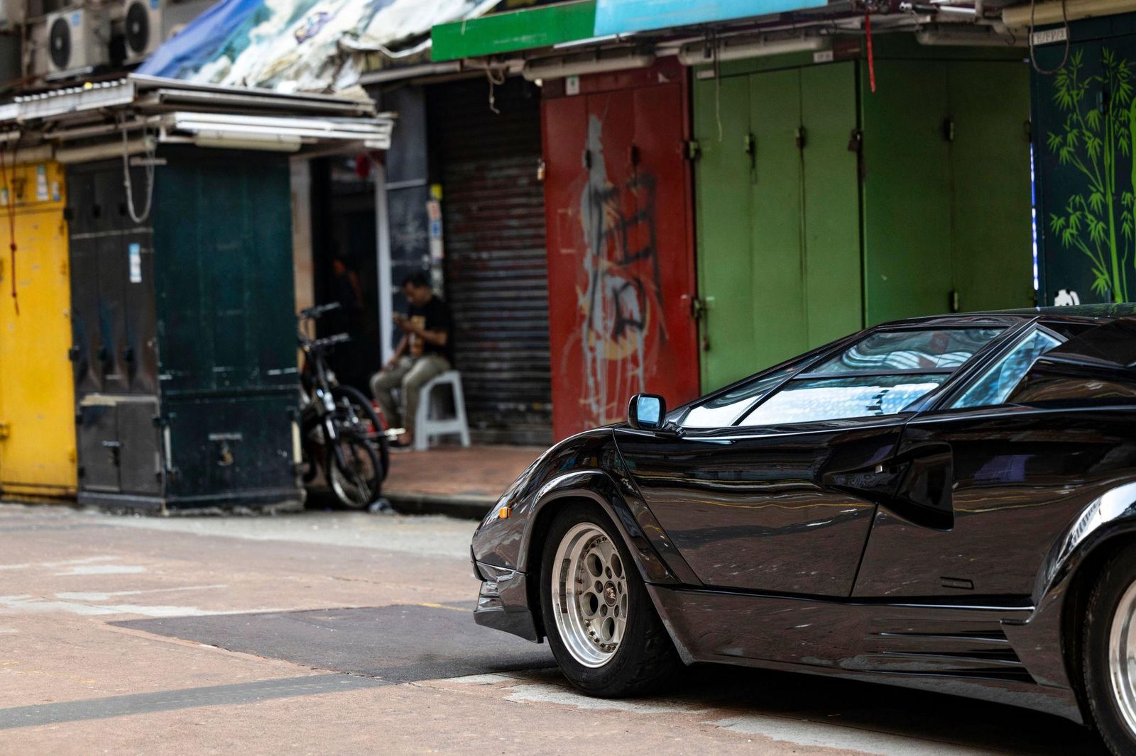 Rare &Amp; Immaculate 25Th Anniversary Metallic Black Lamborghini Countach With Under 12K Miles Hits The Market! 10 Bc23 r0001 066
