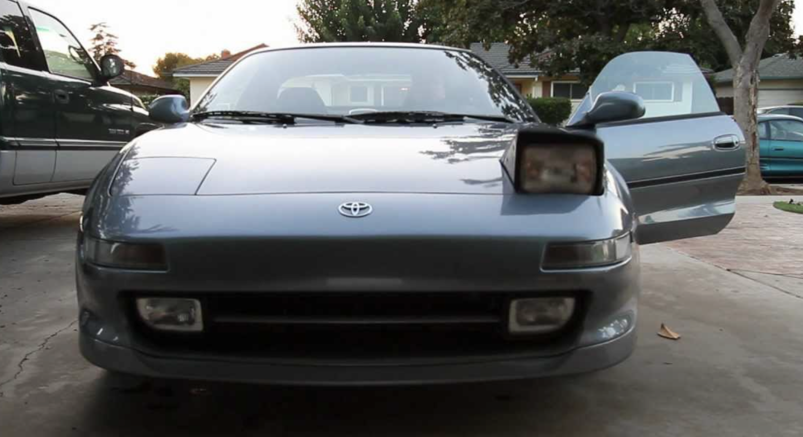 Lamborghini Countach &Amp; Iconic Cars With The Best Pop-Up Headlights 7 Toyota mr2 pop up headlights