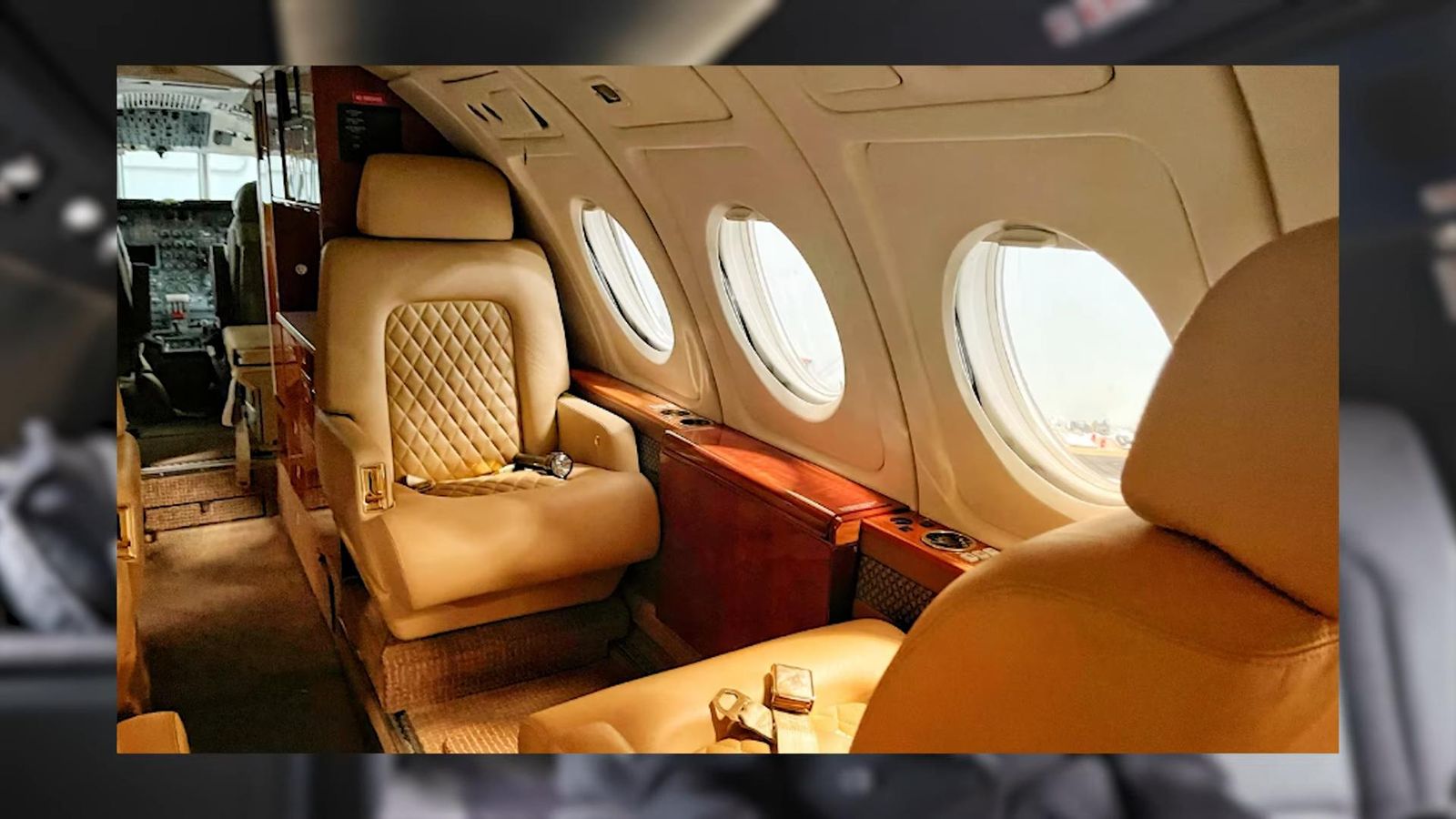 Vs youtube insidedesignerprivatejetall matteblackgulfstreamg450 151