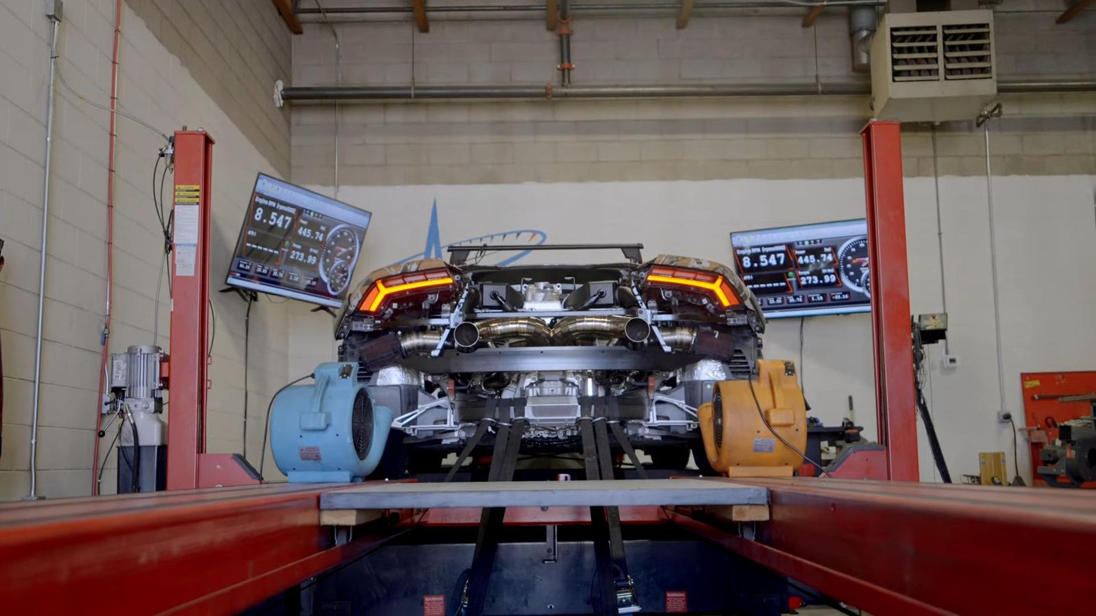 Vs youtube worldsfirsttwinturbolamborghinisterrato 1100horsepower 1027