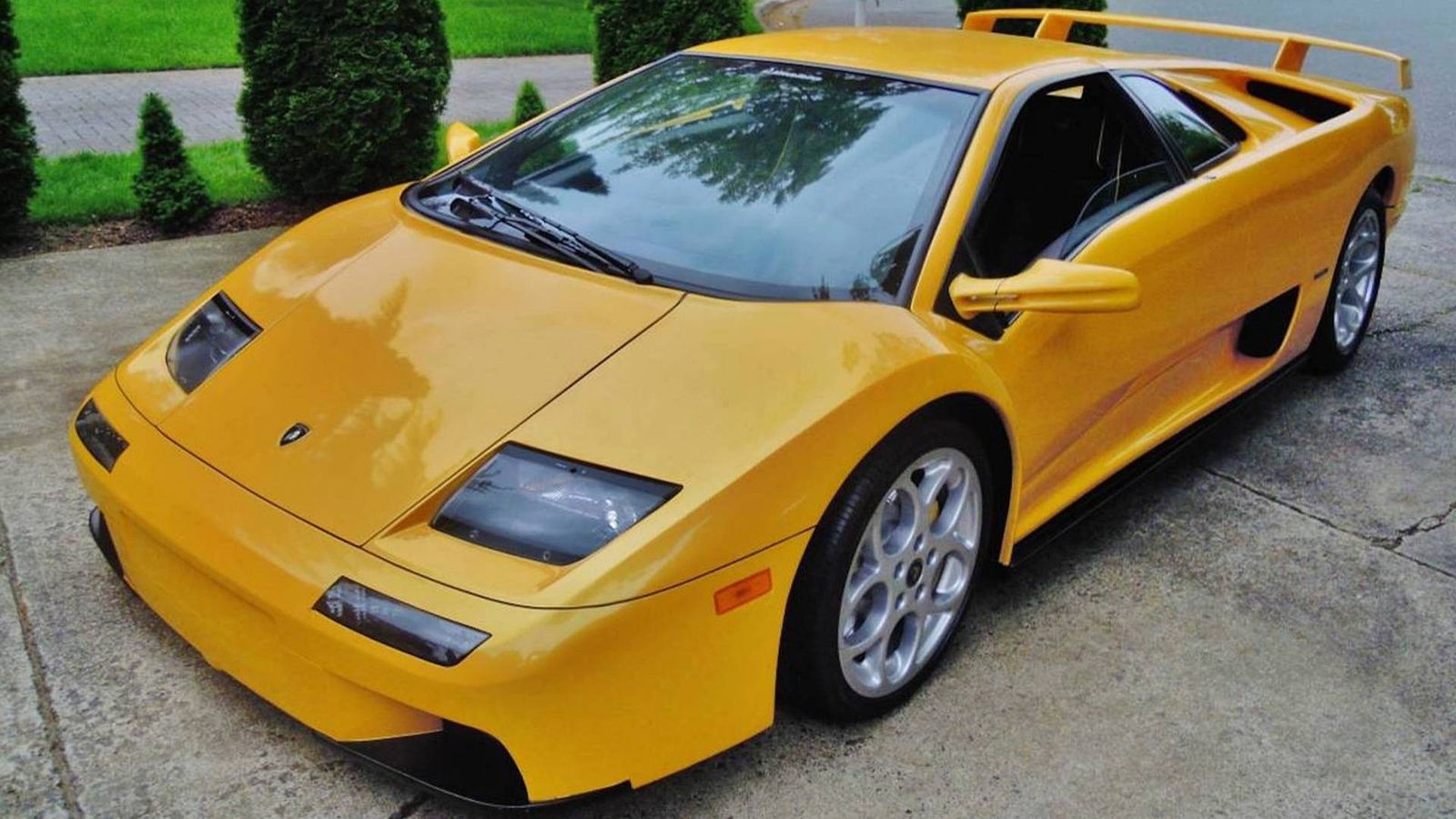 Best Lamborghini Replicas: The Most Jaw-Dropping Alternatives You Must See! 5 S l1600 1 1