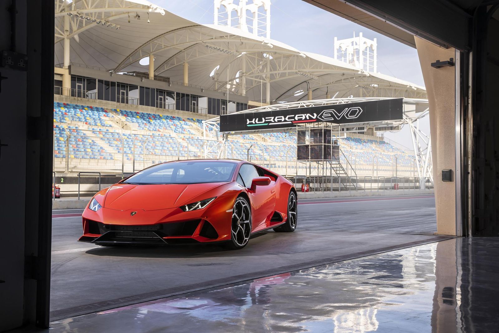 Lamborghini Huracan Evo Vs Ferrari F8 Tributo : The Ultimate Supercar Showdown 5 Lamborghini huracan evo vs ferrari f8 tributo