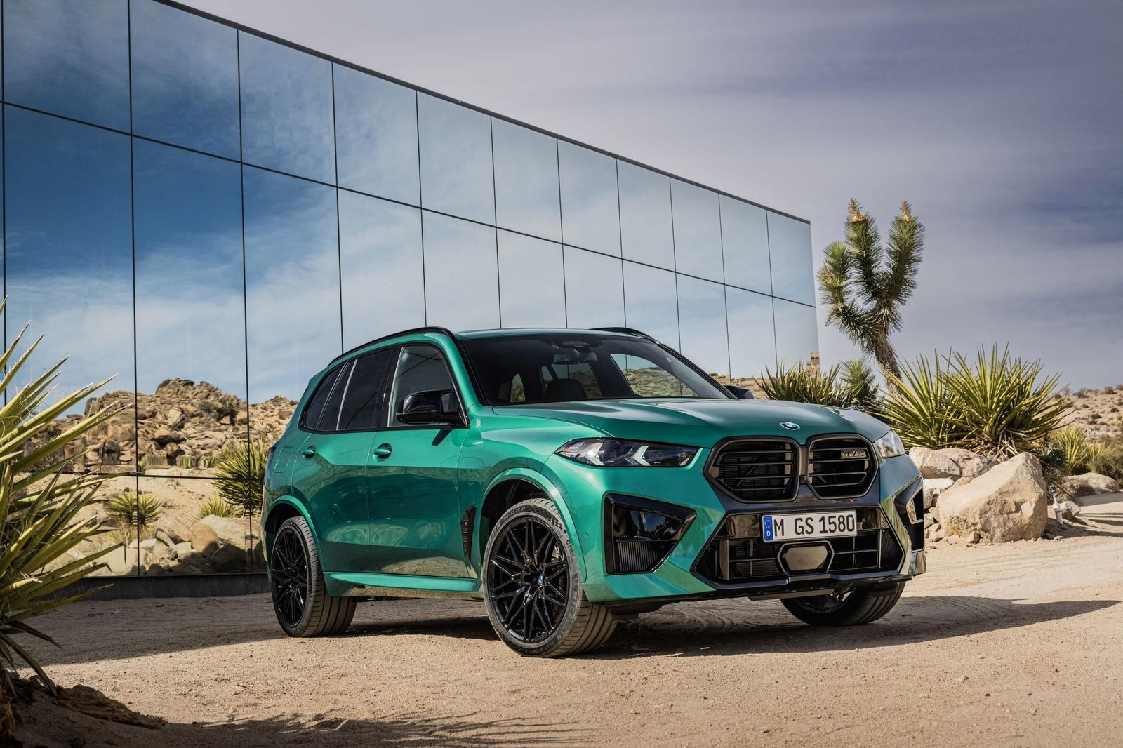 Lamborghini Urus S Vs Bmw X5M Competition: Brutal Raw Power Plus Intelligent Tech 3 Lamborghini urus s versus bmw x5m competition