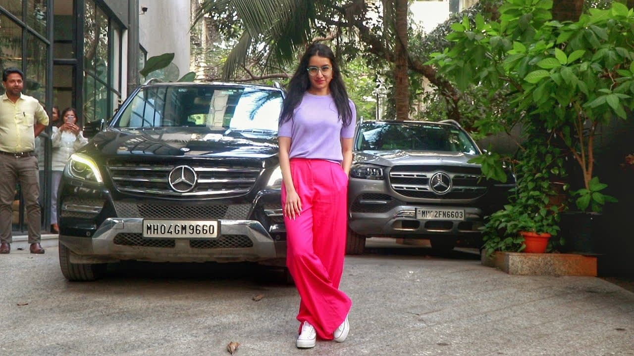 Shraddha kapoor mercedes-benz ml 250