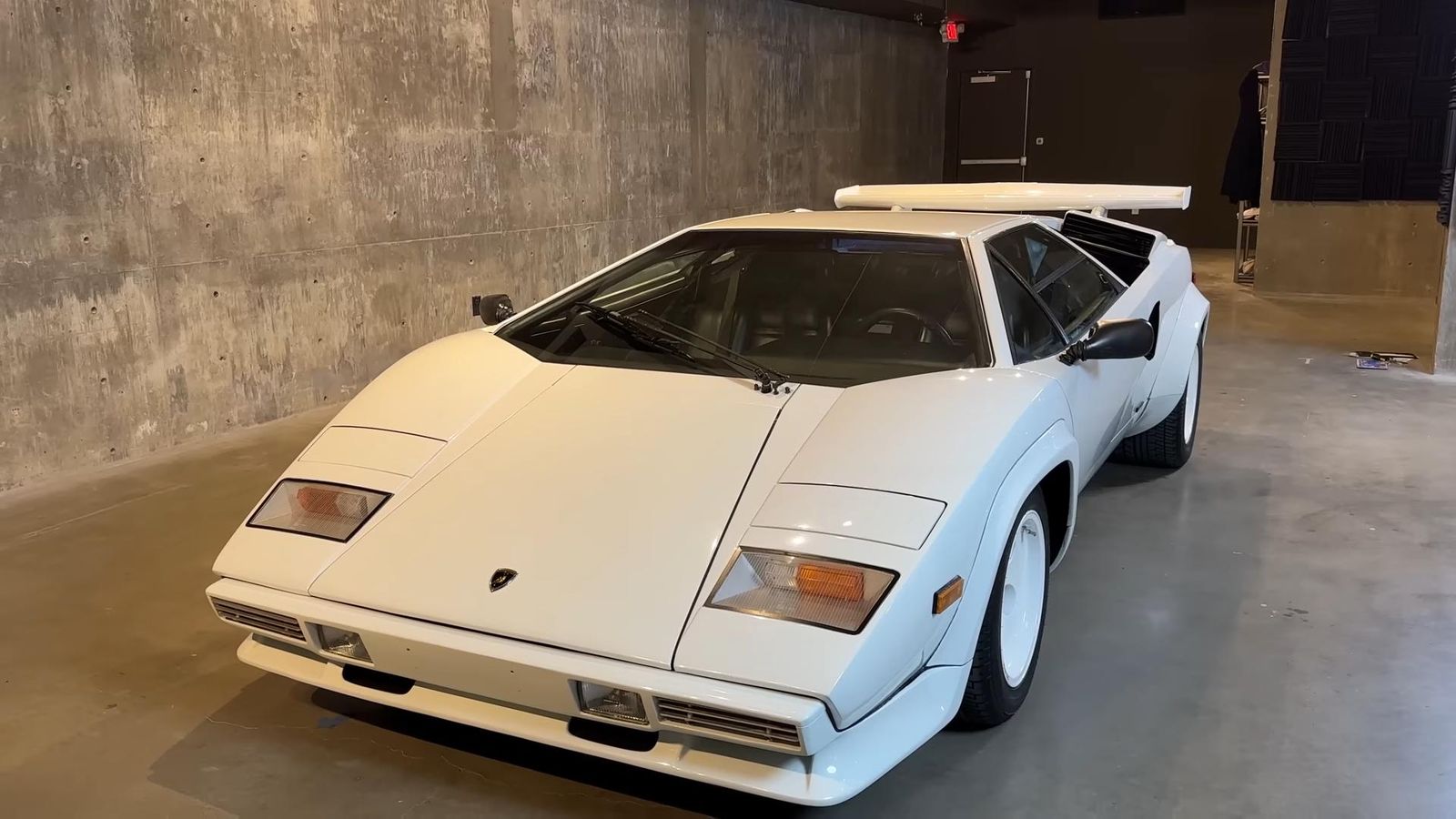 Naturally Aspirated Engine: The Evolution And Mastery Of The Powerplant In Lamborghini'S Rich Legacy 15 Vs youtube iboughtalamborghinicountach 938
