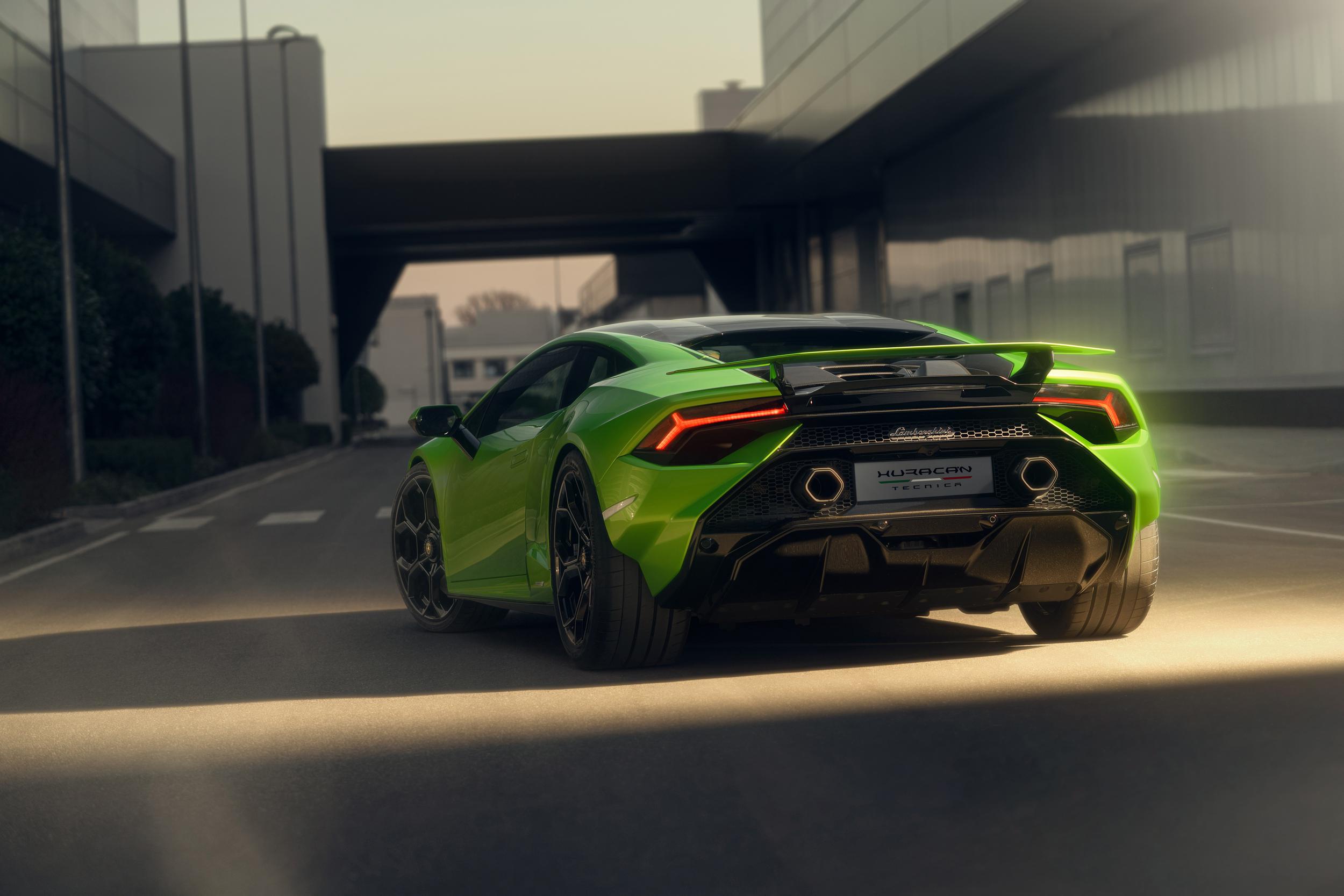 2023 Aston Martin Vantage Vs 2023 Lamborghini Huracan: British Vs Italian Supremacy 27 612138 scaled