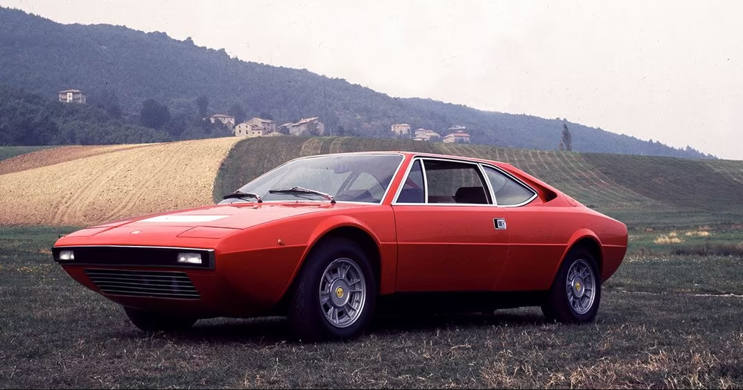 How To Spot The Difference Of Classic Ferrari Models From Lamborghinis 11 Ferrari 308 gt4 that looks like lamborghini urraco p300