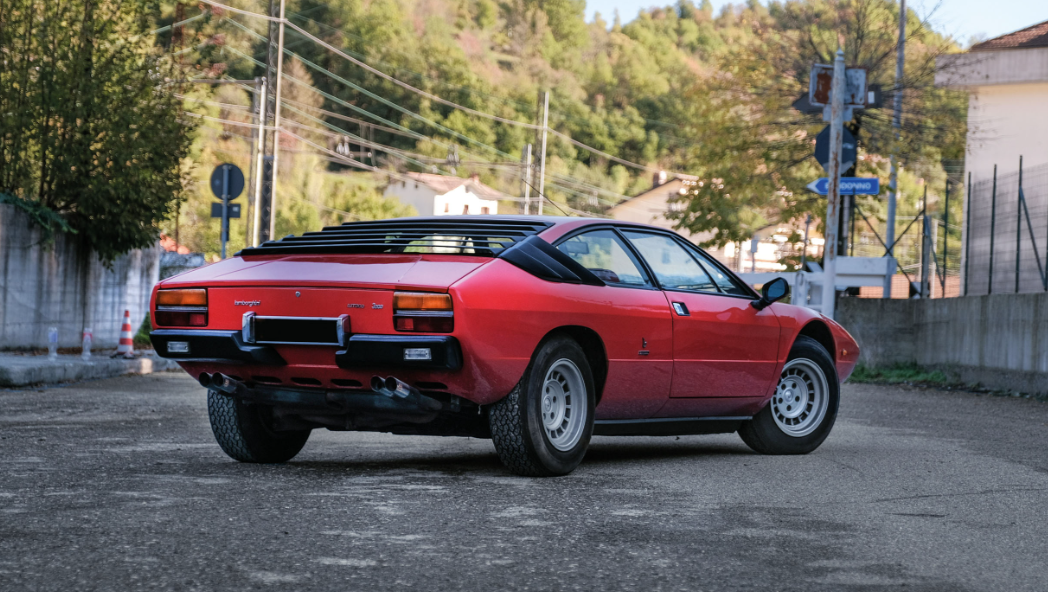 Ferrari Bb 512 Vs. Lamborghini Urraco P200: A Comparative Study Of Their Striking Similarities 9 Lamborghini urraco p200 behind