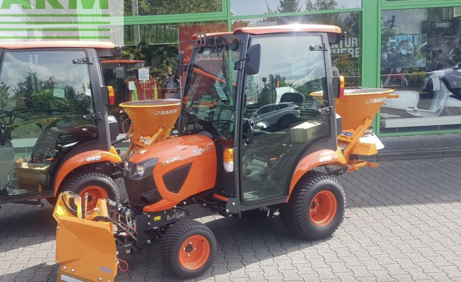 Kubota bx261