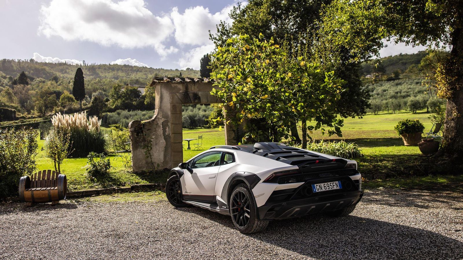 The Final Roar: Celebrating The V10 Lamborghini Huracán'S Italian Odyssey 10 651750 v2