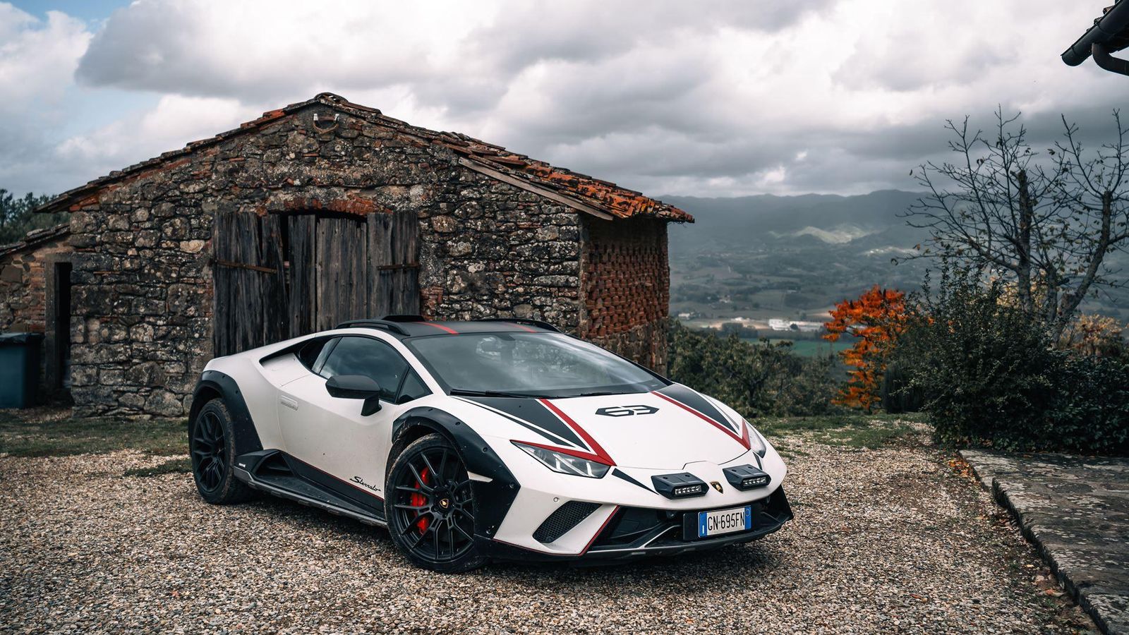 The Final Roar: Celebrating The V10 Lamborghini Huracán'S Italian Odyssey 48 651752 v2
