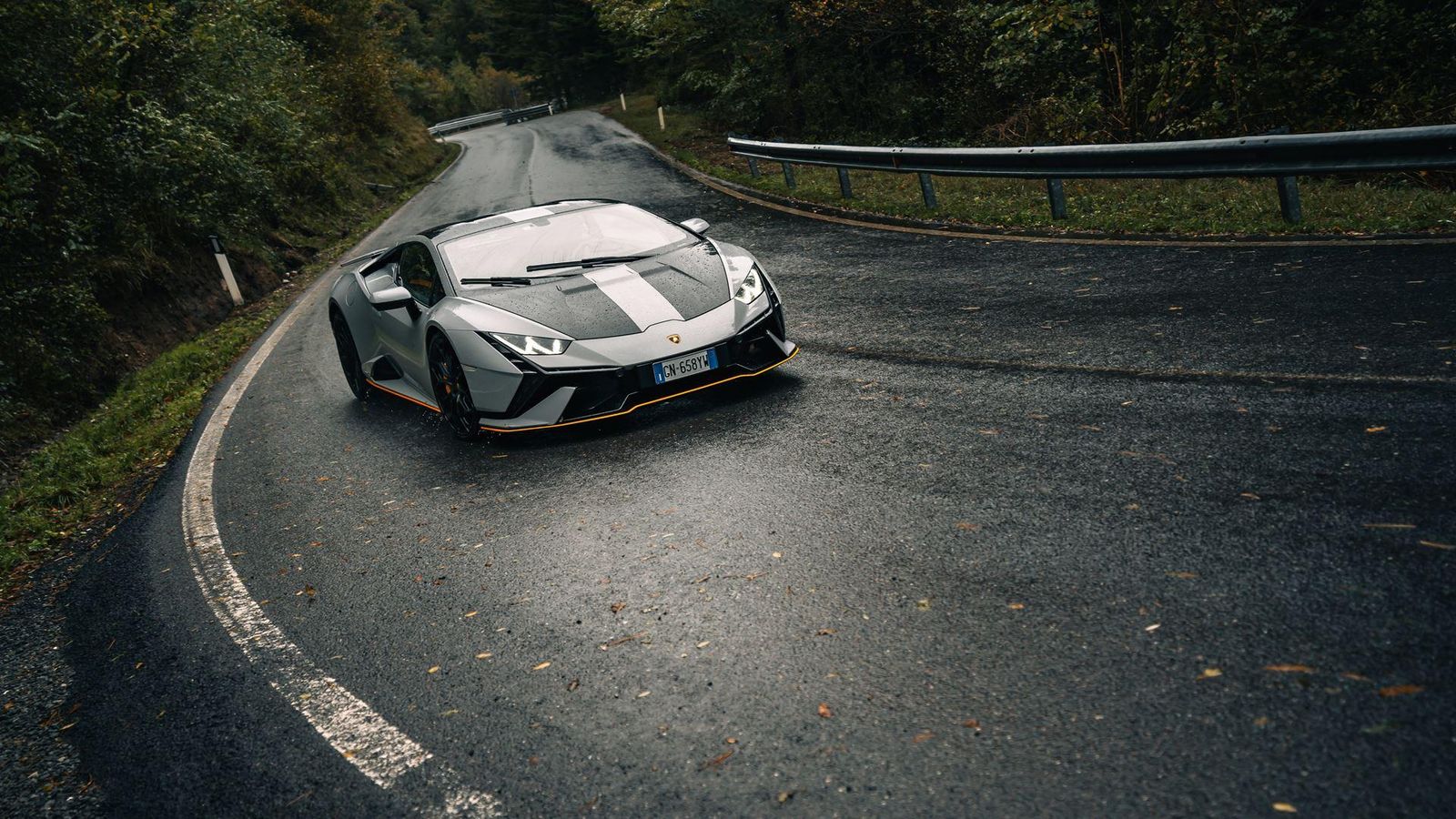 The Final Roar: Celebrating The V10 Lamborghini Huracán'S Italian Odyssey 14 651758 v2