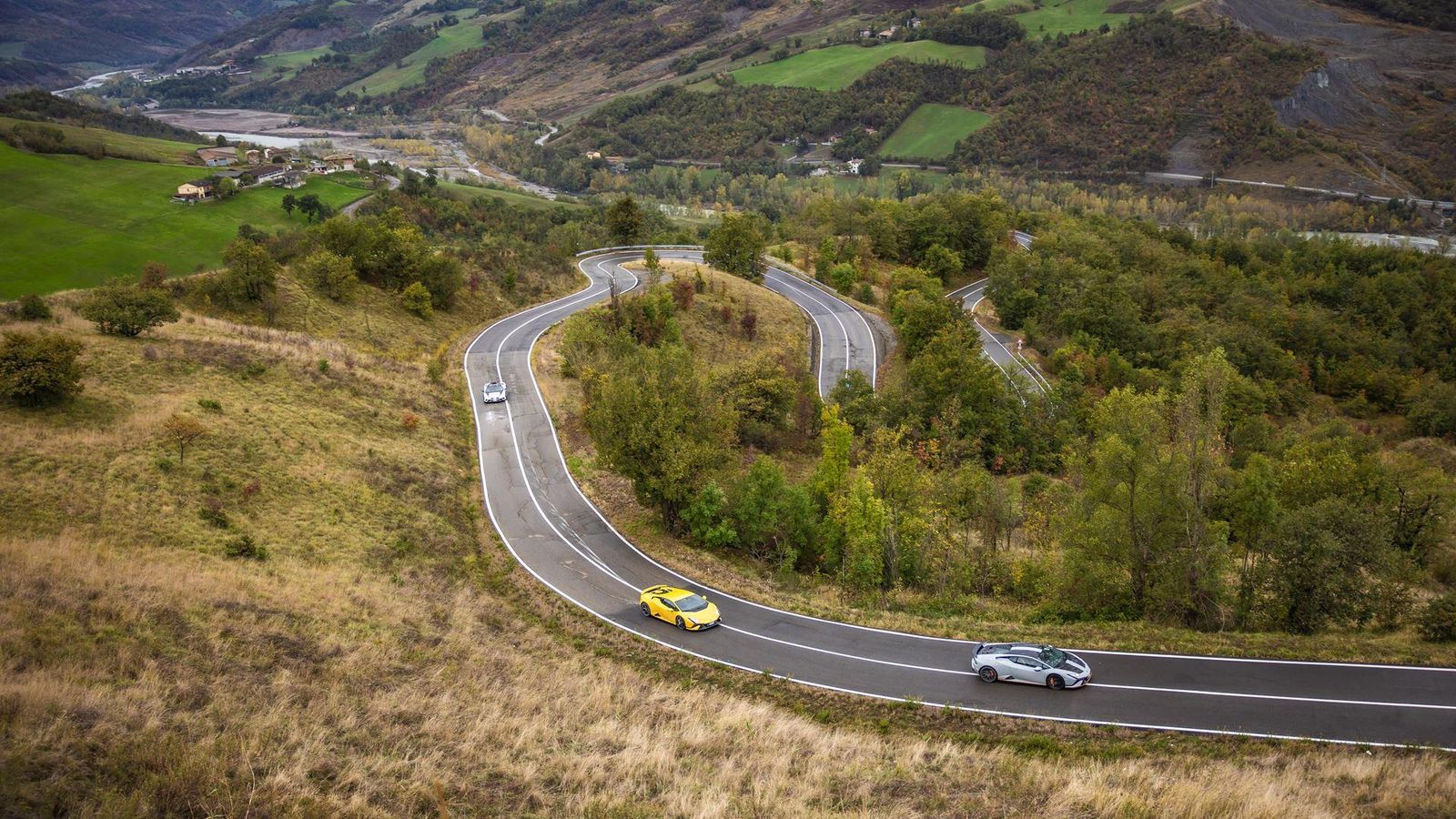 The Final Roar: Celebrating The V10 Lamborghini Huracán'S Italian Odyssey 18 651779 v2