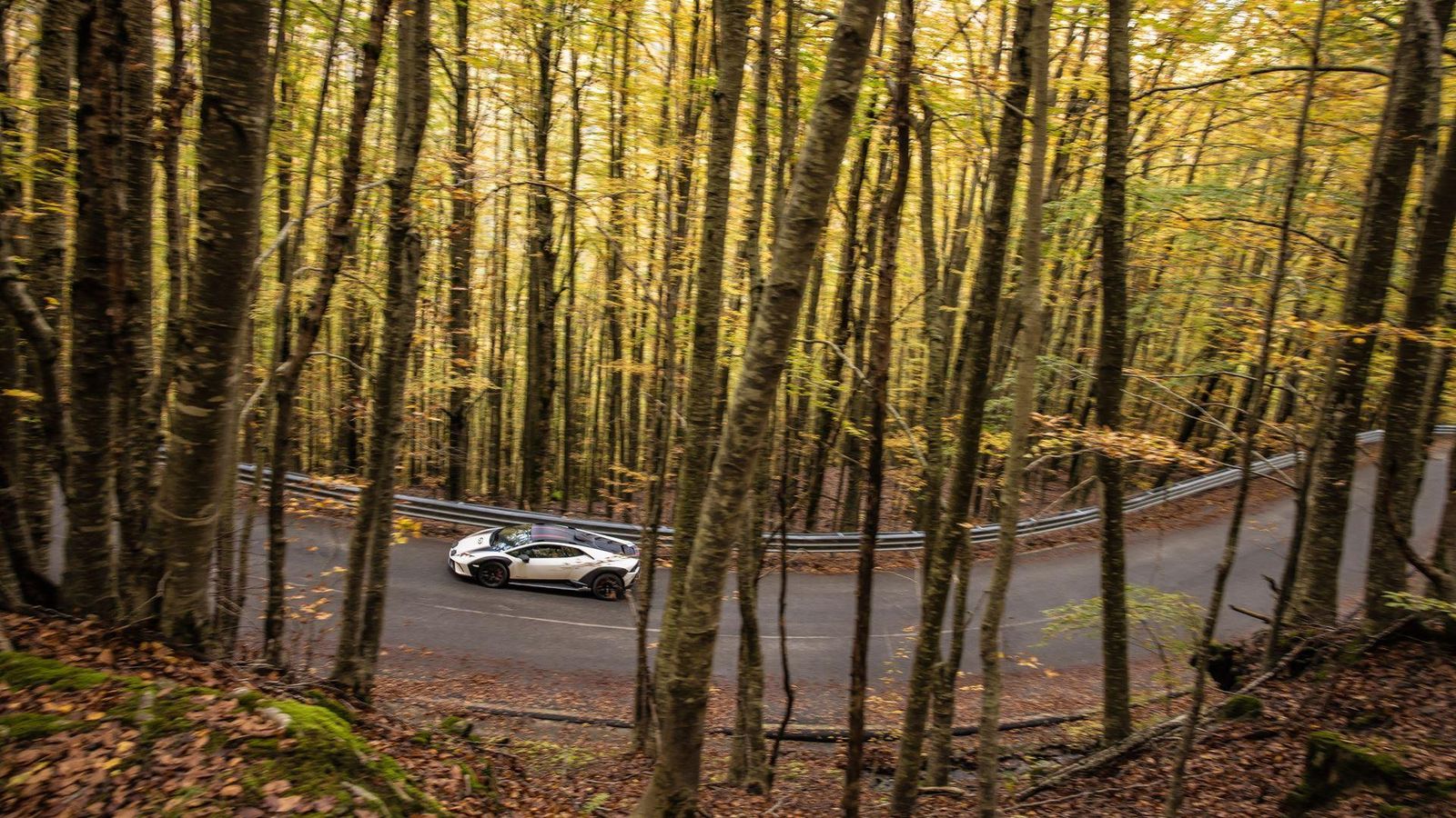 The Final Roar: Celebrating The V10 Lamborghini Huracán'S Italian Odyssey 40 651801