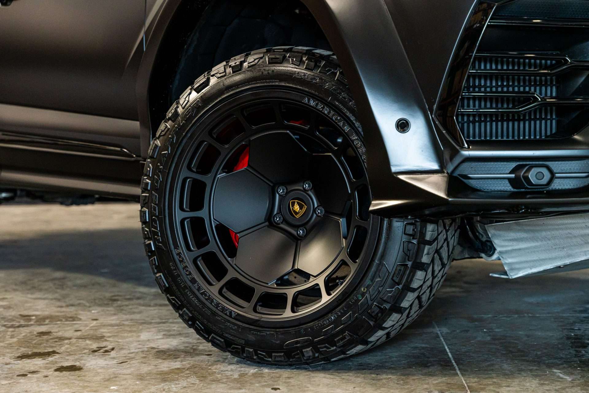 Lamborghini urus apocalypse inferno 4x4