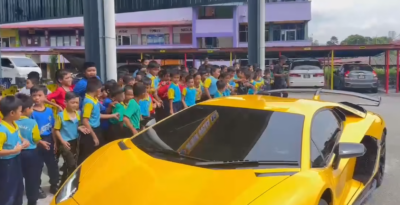 How A Malaysian Teacher Surprises Students By Arriving In A Lamborghini To Inspire Big Ambitions! 2 09. 02. 2024 16. 17. 02 rec