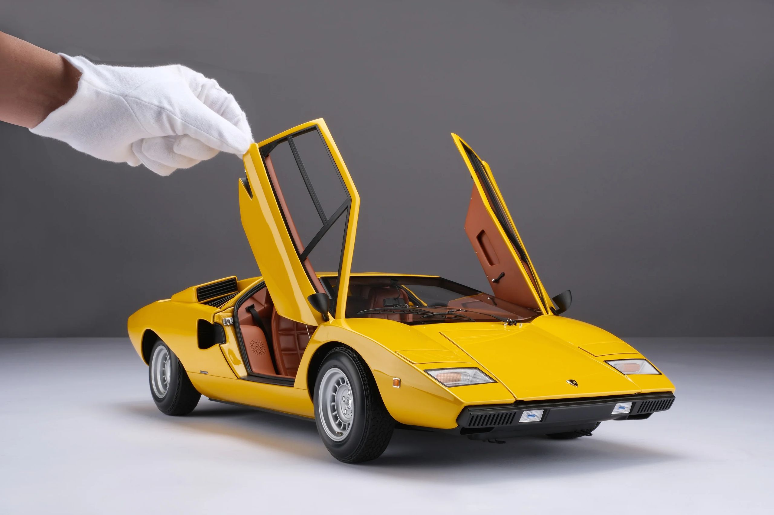 This Expensive 1974 Lamborghini Countach Lp400 1:8 Replica Model Is The Ultimate Collector'S Item 4 Dscf7996 4000x2677 crop center scaled