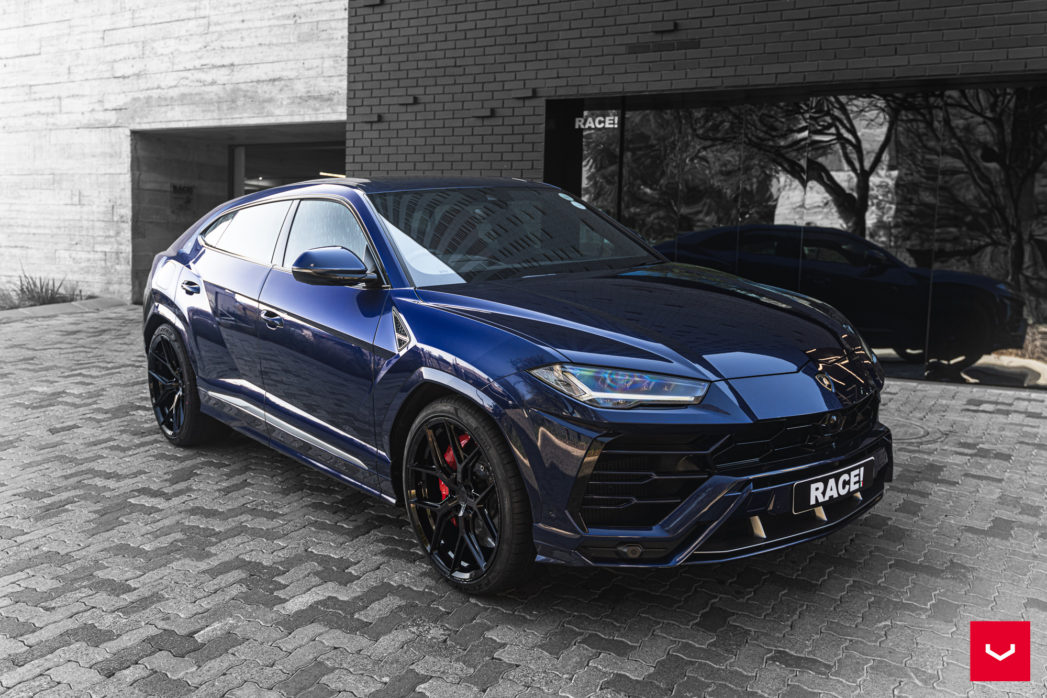 Mansory Incorporates Vossen Wheels Into Their Newest Urus Upgrade Package! 3 Lamborghini urus hybrid forged series hf 5 © vossen wheels 2022 60 1047x698 1